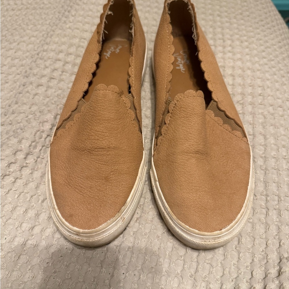 Tan Scalloped Crown Vintage Slip-On Women's Shoes